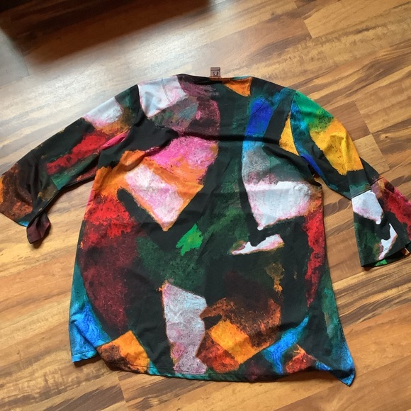 Multiples XL Multicolor Abstract Blouse - Picture 9 of 9